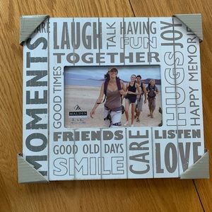 NWT.   4x6 wooden picture frame